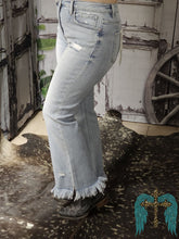 Load image into Gallery viewer, Risen HR Crop Flare-Side Slit Frayed Jean