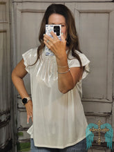 Load image into Gallery viewer, White Ruffled Capped Sleeve Top