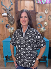 Load image into Gallery viewer, Umgee Black & Ivory Blossom Top
