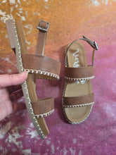 Load image into Gallery viewer, Very G Yara Sandal-Tan