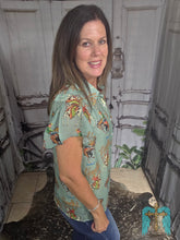 Load image into Gallery viewer, Howdy Flutter Sleeve Blouse