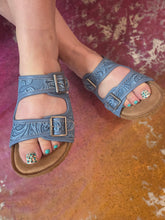 Load image into Gallery viewer, Very G Berry 5 Sandal-Blue