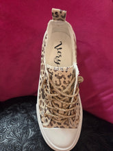 Load image into Gallery viewer, Very G Aman Leopard Sneakers
