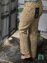 Load image into Gallery viewer, Risen Leopard MR Ankle Slim Straight Pants
