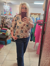 Load image into Gallery viewer, V-neck 3/4 Sleeve Star Print Crochet Sweater