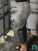 Load image into Gallery viewer, Judy Blue HW Grey Wash Crop Jean
