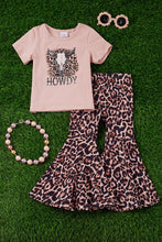 Load image into Gallery viewer, Girls Set Howdy Tee &amp; Leopard Printed Bells
