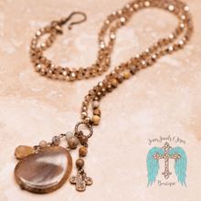 Load image into Gallery viewer, Taupe Mix Gizelle Necklace
