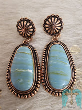 Load image into Gallery viewer, Agate Stone With Concho Stud Earring - Jeans Jewels and Jesus Boutique
