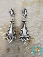Load image into Gallery viewer, Cripple Creek Earrings - Jeans Jewels and Jesus Boutique
