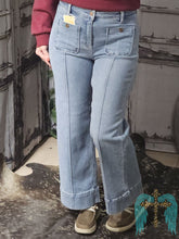 Load image into Gallery viewer, Risen HR Crop Wide Jean W/ Front Pintuck And Patch Pocket-Light Wash
