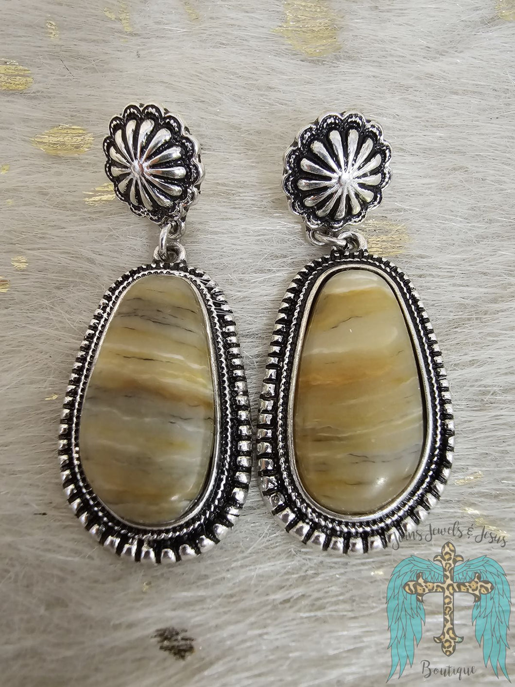 Agate Stone With Concho Stud Earring