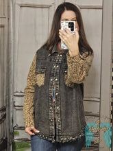 Load image into Gallery viewer, Black Acid Wash with Leopard Sleeves Jacket
