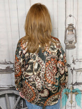Load image into Gallery viewer, Feather Print Button Up Blouse
