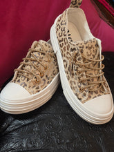 Load image into Gallery viewer, Very G Aman Leopard Sneakers
