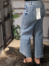 Load image into Gallery viewer, Risen Mid Rise Crop Wide Pintuck Detailed Jeans
