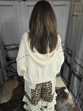 Load image into Gallery viewer, Pol Hoodie With Studs-Cream
