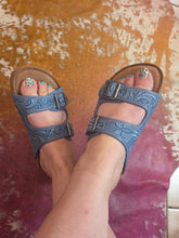 Load image into Gallery viewer, Very G Berry 5 Sandal-Blue
