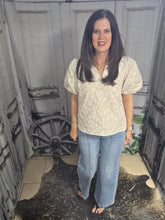 Load image into Gallery viewer, Floral Balloon Sleeved Top With Ruffled V-Neck
