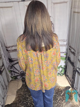 Load image into Gallery viewer, Floral Ruffle Trim Sleeved Blouse
