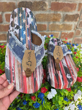 Load image into Gallery viewer, Very G United Denim Star Flip Flop
