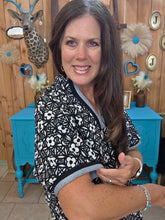 Load image into Gallery viewer, Umgee Black &amp; Ivory Blossom Top

