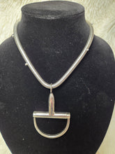 Load image into Gallery viewer, Snaffle Bit Necklace
