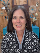 Load image into Gallery viewer, Umgee Black &amp; Ivory Blossom Top - Jeans Jewels and Jesus Boutique
