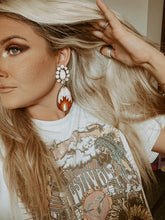 Load image into Gallery viewer, Chesney Earrings
