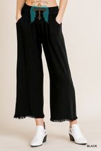 Load image into Gallery viewer, Black Wide Leg Crop Pant
